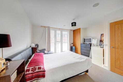 Bedroom 1.jpg
