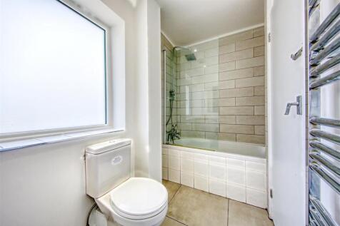 Bathroom 2.jpg