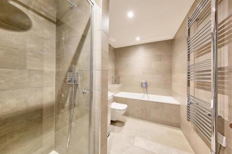 Bathroom 1.jpg