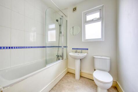 Bathroom 1.jpeg