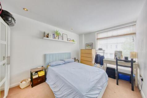 Bedroom (1).jpg