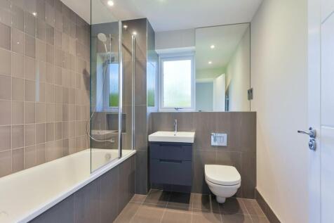 FAIRWAYS, HOUSE 1- Bathroom.jpg