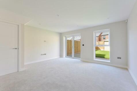 FAIRWAYS, HOUSE 1- Lounge 2.jpg