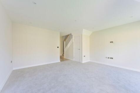 FAIRWAYS, HOUSE 1- Lounge 3.jpg