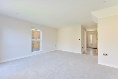 FAIRWAYS, HOUSE 1- Lounge 4.jpg