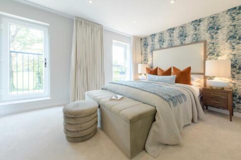 Airy and Light Bed 1