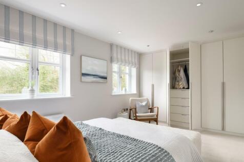Airy and light bedroom