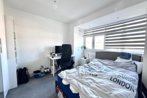 bed 2.jpg