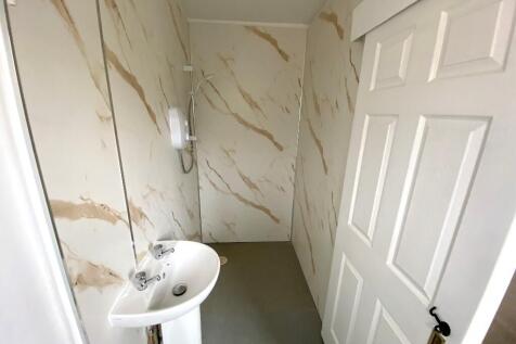 D.S Shower Room