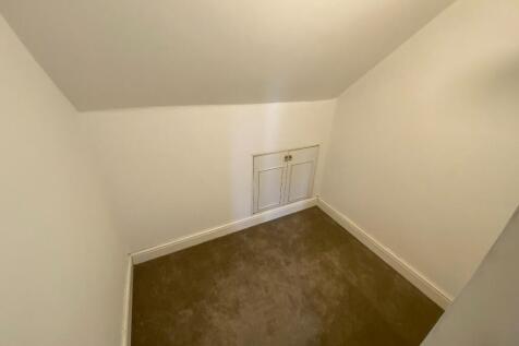 Walk in Cupboard