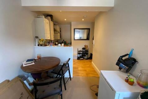 Lounge / Kitchen