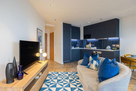 1 bed show apartment