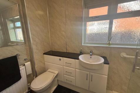 shower room 2.jpg