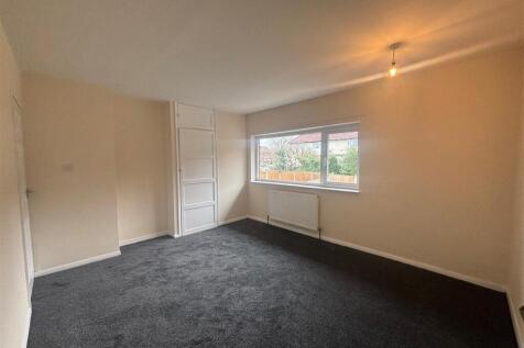 bedroom  1.jpg