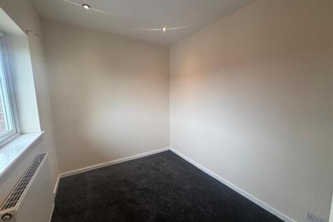 bedroom  3.jpg