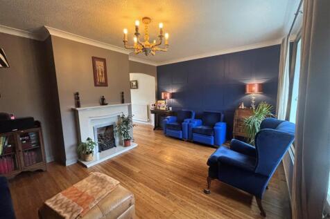 Living room 2.jpg