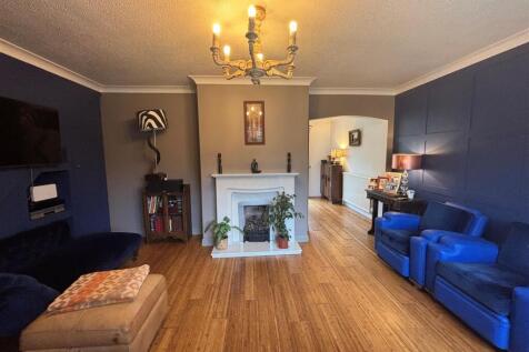 living room 4.jpg