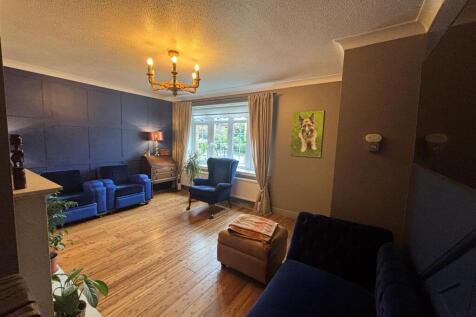living room 1.jpg