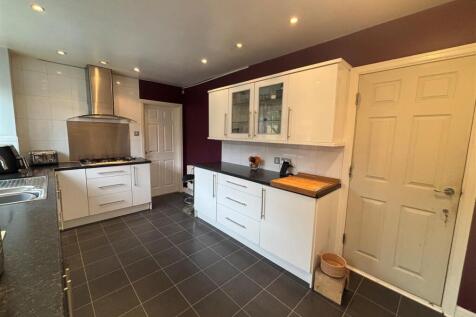 kitchen 2.jpg