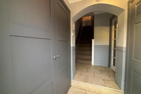 Entrance hall.jpg