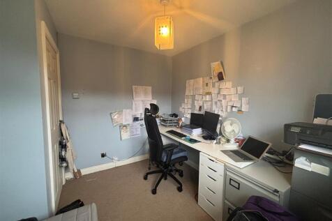 Rear bedroom 2.jpg