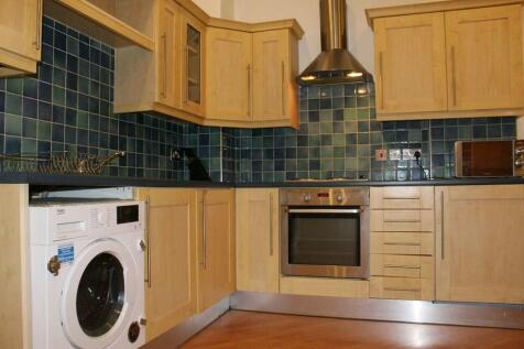 Kitchen (Photo 1)