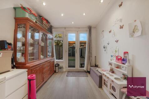 Dining Room (Conservatory)