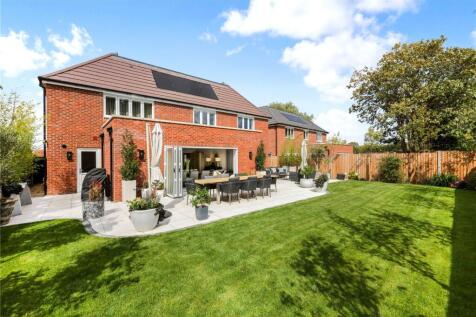 4 Hillfort Close