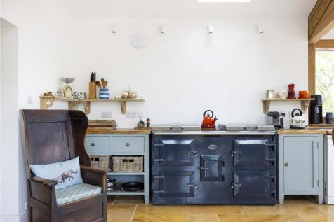 Kitchen/ Dining Room