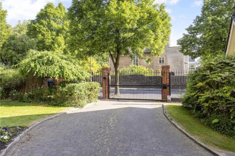 Summerfield Mews