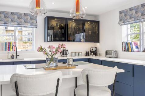 Kitchen/ Dining Room