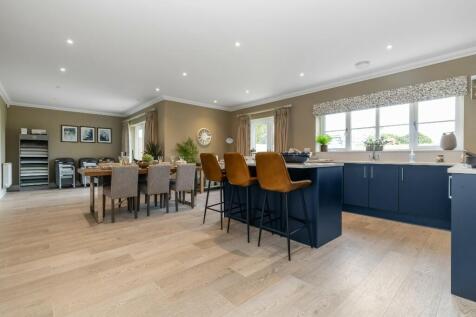 Robin Show Home