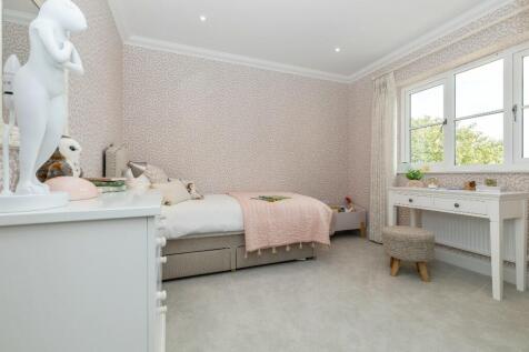 Robin Show Home