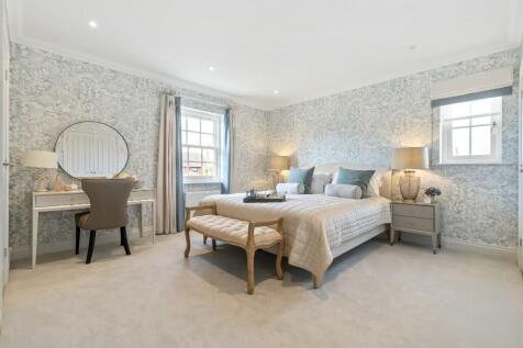 Robin Show Home