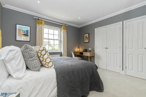 Robin Show Home