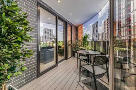 Dagenham Green 2 bed show