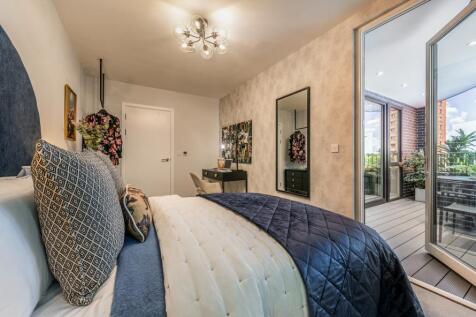 Dagenham 2 bed - second bedroom