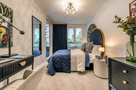 Dagenham 2 bed - second bedroom