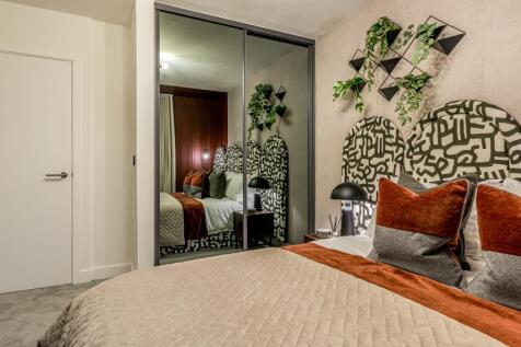 Dagenham Green 1 bed show