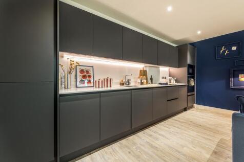 Dagenham Green, 2 bedroom show home,