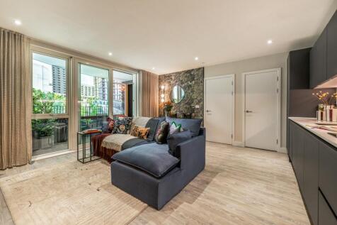 Dagenham Green, 2 bed show home, Living