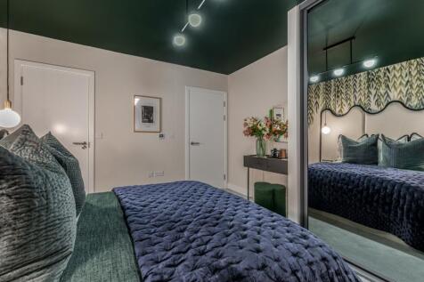 Dagenham Green 2 bed show