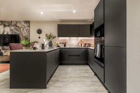 Dagenham Green, show home,