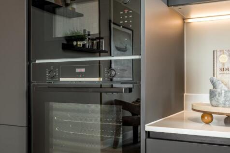 Oven &amp; microwave Close