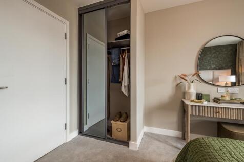 Dagenham Green, bedroom 1 fitted