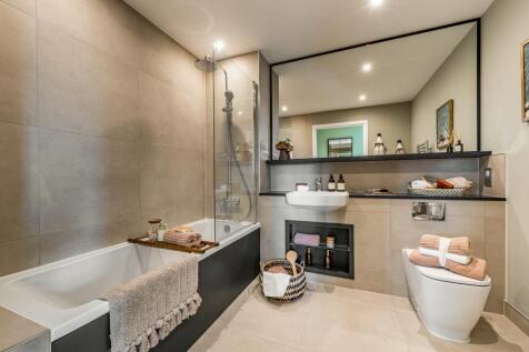 Dagenham Green, 2 bed show home,