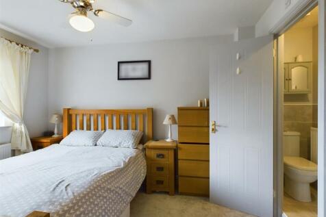 CAM02295G0-PR0132-STILL014.jpg