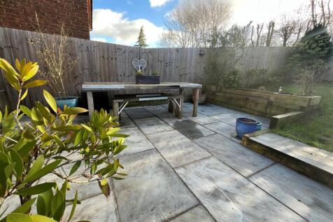 Rear garden g.jpg