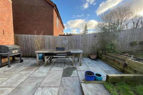 Rear garden e.jpg