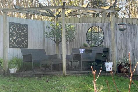 Rear garden a.jpg